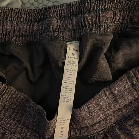 Lululemon shorts. Great condition. Size 10 Regular. - Picture 2 of 2